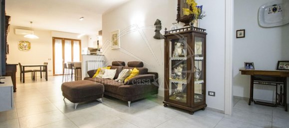 5 rooms Apartment in Prato, Italy No. 119690 17