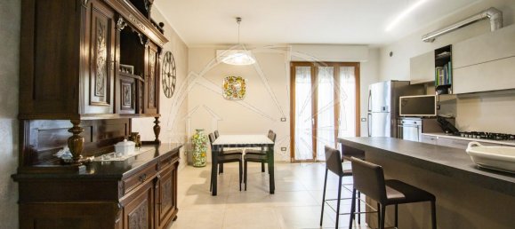 5 rooms Apartment in Prato, Italy No. 119690 18