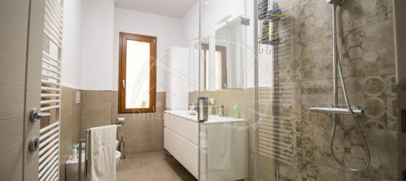 5 rooms Apartment in Prato, Italy No. 119690 25