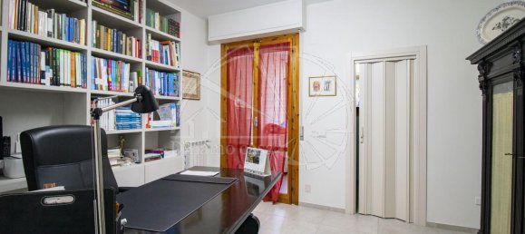 5 rooms Apartment in Prato, Italy No. 119690 12