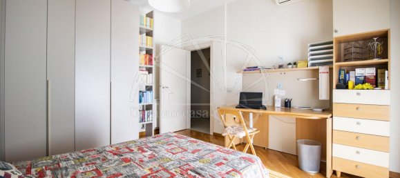 5 rooms Apartment in Prato, Italy No. 119690 9