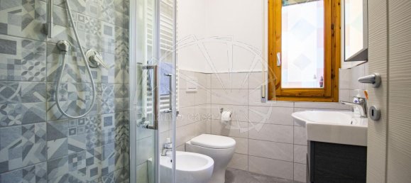 5 rooms Apartment in Prato, Italy No. 119690 15