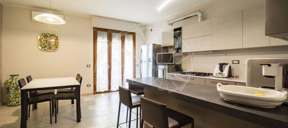 5 rooms Apartment in Prato, Italy No. 119690 20