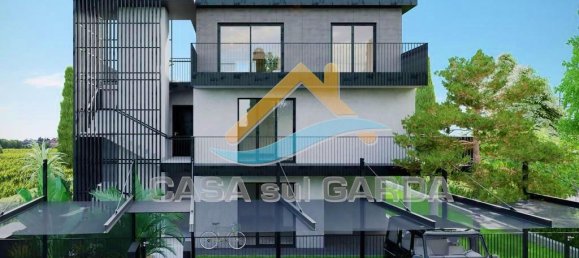 3 rooms Penthouse in Peschiera del Garda, Italy No. 23559 11