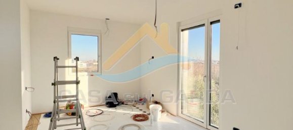 3 rooms Penthouse in Peschiera del Garda, Italy No. 23559 17