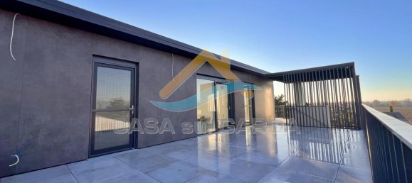 3 rooms Penthouse in Peschiera del Garda, Italy No. 23559 5