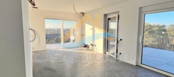 3 rooms Penthouse in Peschiera del Garda, Italy No. 23559 21