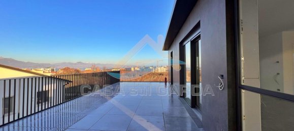 3 rooms Penthouse in Peschiera del Garda, Italy No. 23559 4