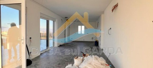 3 rooms Penthouse in Peschiera del Garda, Italy No. 23559 19