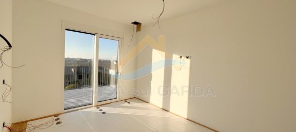3 rooms Penthouse in Peschiera del Garda, Italy No. 23559 15