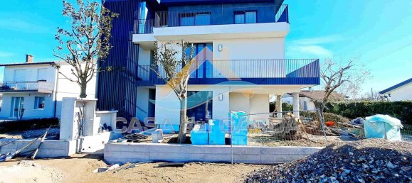 3 rooms Penthouse in Peschiera del Garda, Italy No. 23559 24