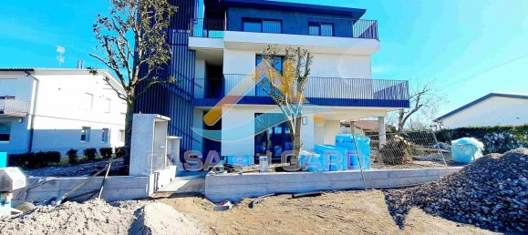 3 rooms Penthouse in Peschiera del Garda, Italy No. 23559 26