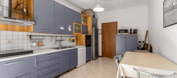 3 Schlafzimmer Wohnung in Milan, Italy, Nr. 360751 11