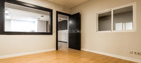 Коммерческая недвижимость 176м² в Мадрид, Испания № 116739 9