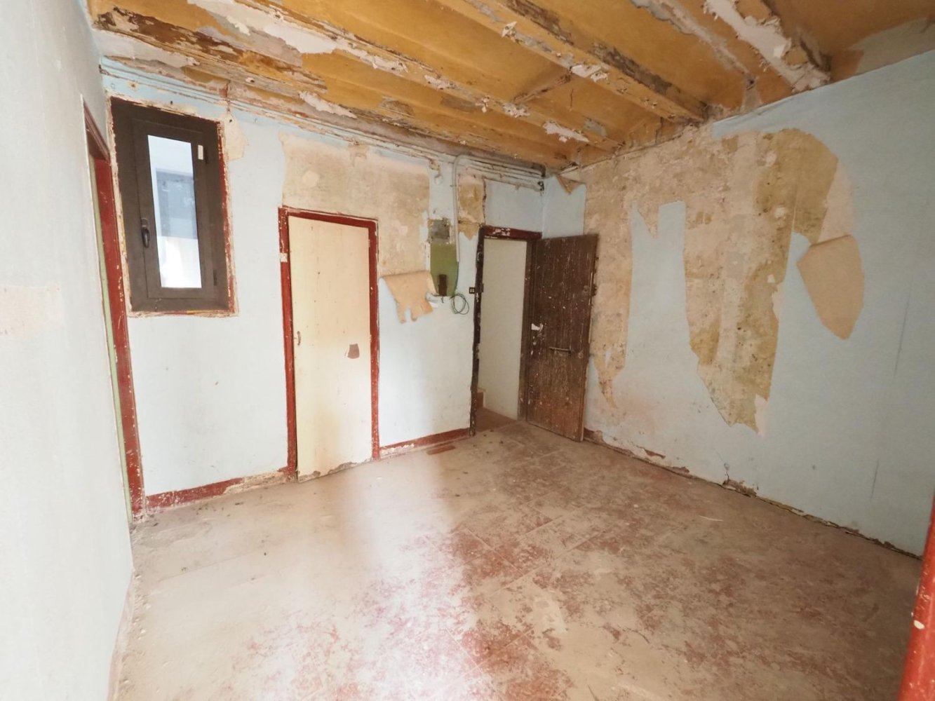 2 bedrooms Apartment in Ciutat Vella, Spain No. 137098