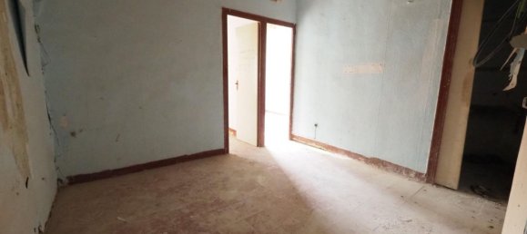 2 bedrooms Apartment in Ciutat Vella, Spain No. 137098 2