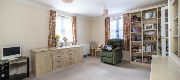 2 bedrooms Apartment in London, United Kingdom No. 14229 2