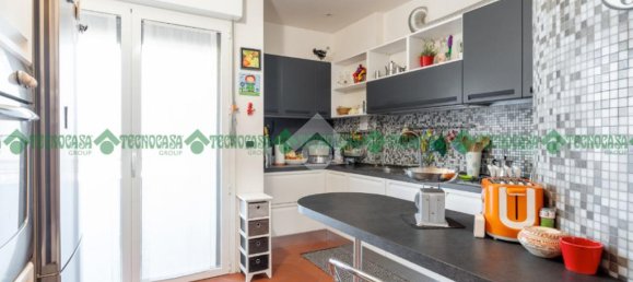 3 Schlafzimmer Penthouse in Valsamoggia, Italy, Nr. 52343 11