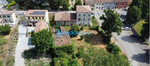 12 rooms House in Novi di Modena, Italy No. 61270 5