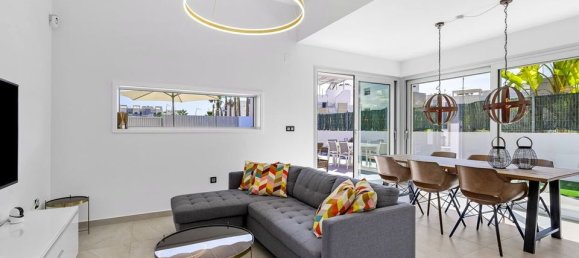 3 bedrooms Villa in Guardamar del Segura, Spain No. 177103 2