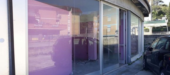 120m² Commercial property in Porto San Giorgio, Italy No. 139953 2
