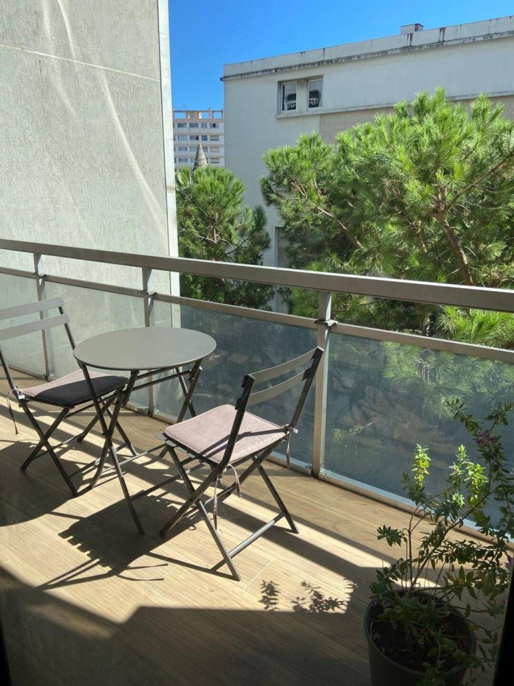 2 bedrooms Apartment in Marseille, France No. 361681