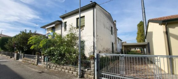 4 rooms House in Russi, Italy No. 97879 4