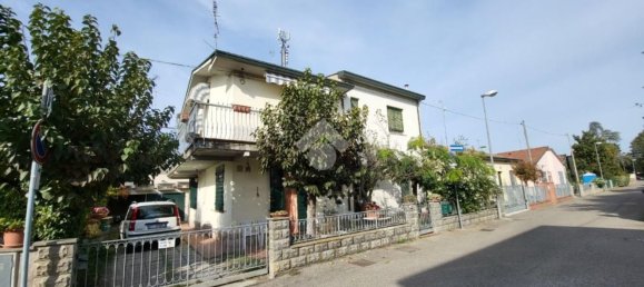 4 rooms House in Russi, Italy No. 97879 8
