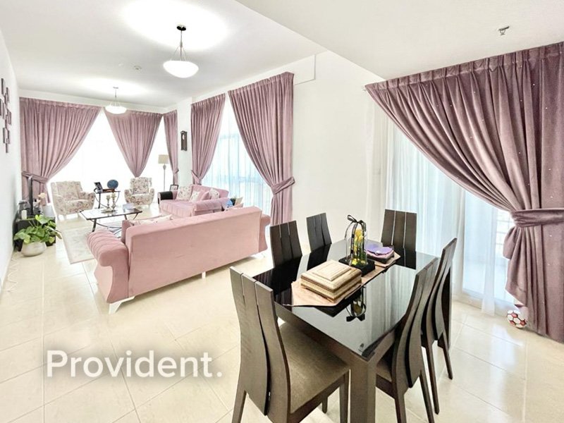 2 bedrooms Apartment in Dubai Sports City, UAE No. 2887