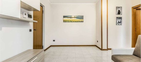 Квартира с 2 спальнями в Ро, Италия № 259566 4