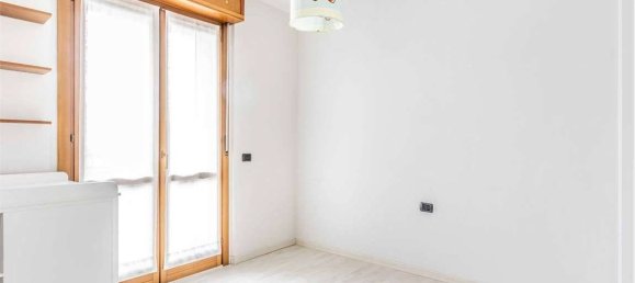 Квартира с 2 спальнями в Ро, Италия № 259566 15