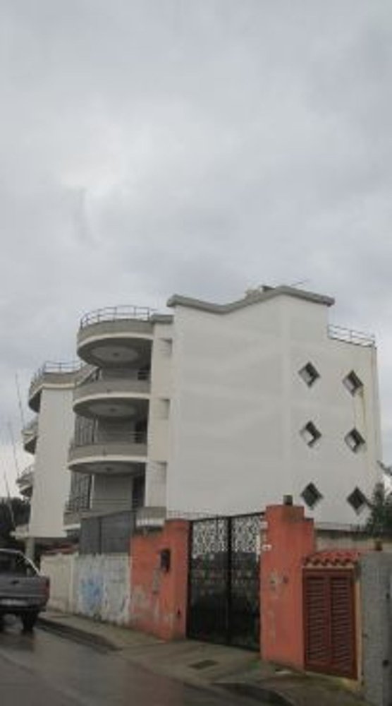 Garage à Olbia, Italy 99m² No. 173426