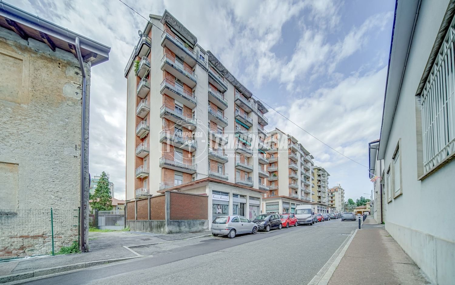 3 bedrooms Apartment in Somma Lombardo, Italy No. 365561