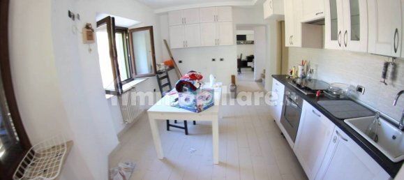 4 bedrooms Villa in Fabriano, Italy No. 116042 6