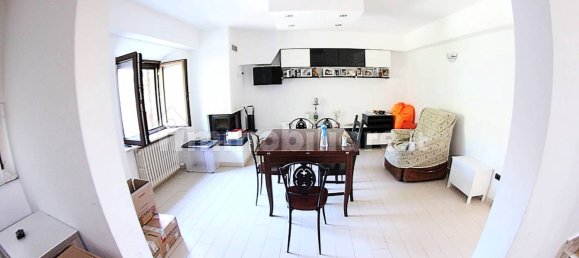 4 bedrooms Villa in Fabriano, Italy No. 116042 8