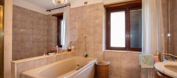 5 bedrooms Villa in Rivoli, Italy No. 334972 40