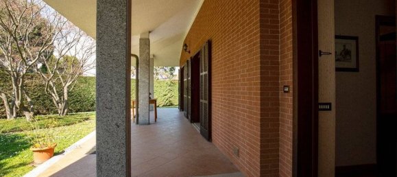 5 bedrooms Villa in Rivoli, Italy No. 334972 15