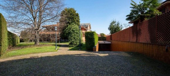 5 bedrooms Villa in Rivoli, Italy No. 334972 9