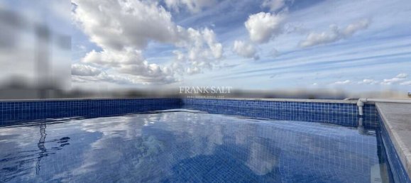 2 bedrooms Penthouse in Fgura, Malta No. 8219 12