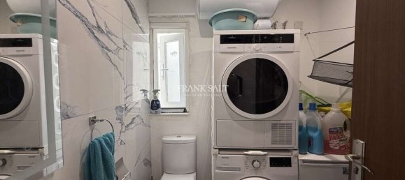 2 bedrooms Penthouse in Fgura, Malta No. 8219 8