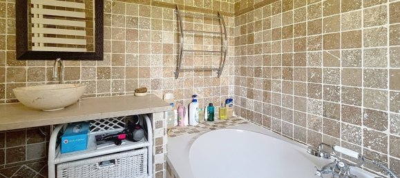 5 bedrooms Villa in Ruoms, France No. 346421 15