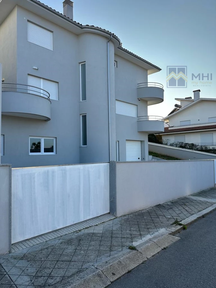 4 bedrooms House in Vila Nova de Gaia, Portugal No. 17783