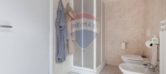 Apartamento de 2 dormitorios en Cardano al Campo, Italy No. 341521 14