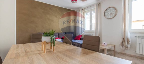 Apartamento de 2 dormitorios en Cardano al Campo, Italy No. 341521 4