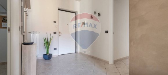 Apartamento de 2 dormitorios en Cardano al Campo, Italy No. 341521 19