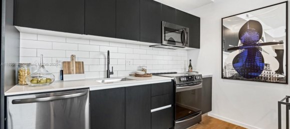 2 Schlafzimmer Gewerbliche Immobilien in Miami, USA, Nr. 615891 26