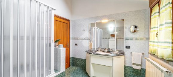 5 bedrooms Villa in Reggio Emilia, Italy No. 54645 17