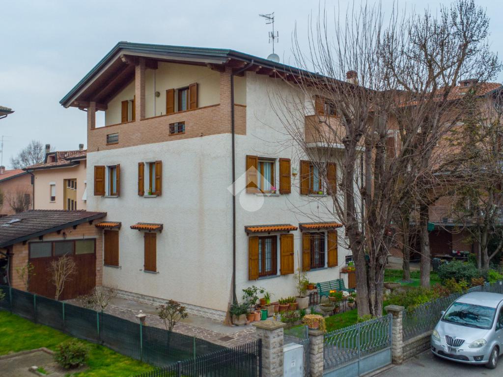 5 bedrooms Villa in Reggio Emilia, Italy No. 54645