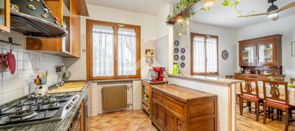 5 bedrooms Villa in Reggio Emilia, Italy No. 54645 7