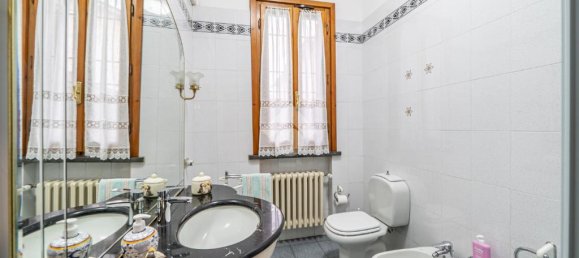 5 bedrooms Villa in Reggio Emilia, Italy No. 54645 14